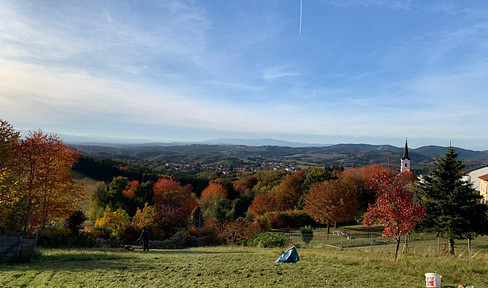 Building plot with distant views – also suitable for subdivision – no obligation to build.