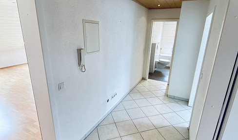 Bright, unfurnished 3-room apartment with an outdoor parking space in Bretzenheim (near Mainz).
