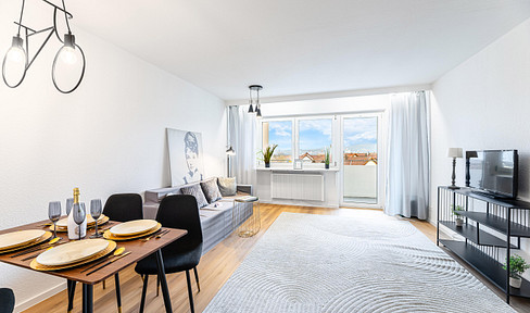 Immediately available, renovated apartment with a balcony, views of the cathedral, and a garage. Potential for a 5% return on investment. No commission fees.