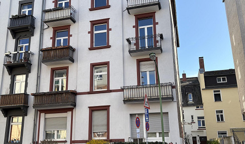 Freshly renovated 2-room apartment in the popular Ostend district.