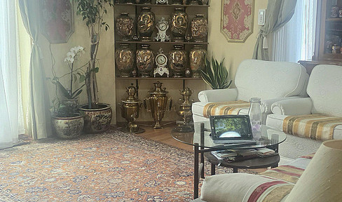 Multi-family house, high return of over 7.2%, 8 units, garden, renovated and well-rented, in a central location.