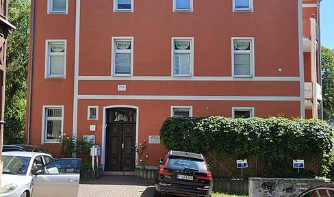 Well-maintained office space in a representative building in the city center of Jena (1st floor), 83.89 m², 1-2 parking spaces.