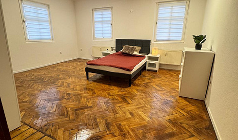 Exclusive shared apartment offer: Fully furnished rooms with an all-inclusive rental price.