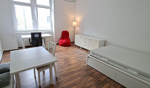 ✨Stylish shared apartment room in the heart of Gallus, Frankfurt am Main. Fully furnished and available to move in immediately. 🏡
