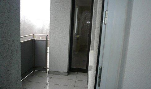 Beautiful, bright 3-room apartment with a balcony.