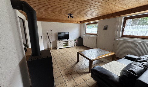 Basement apartment, large living/kitchen area, interior vaulted cellar, furnished, no commission fees.