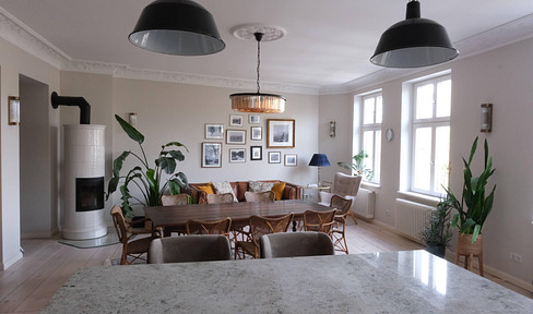 For sale by owner: Exclusive apartment in a historic building with views of a water tower, located in a prime area.