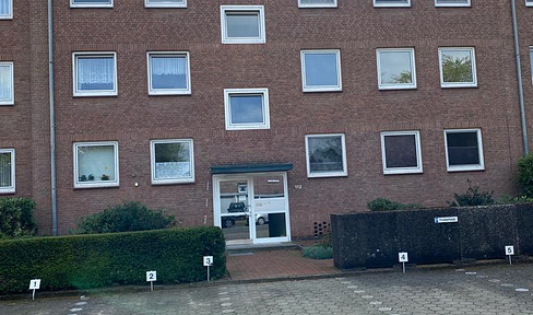 2-room apartment in the attic, located in the central area of Buchholz, in the North Heath region.