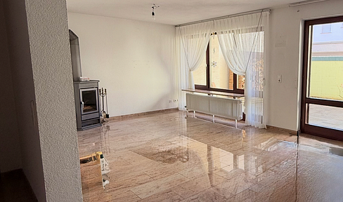 A well-maintained, move-in ready semi-detached house (suitable for 1-2 families) in a central location in Renningen.