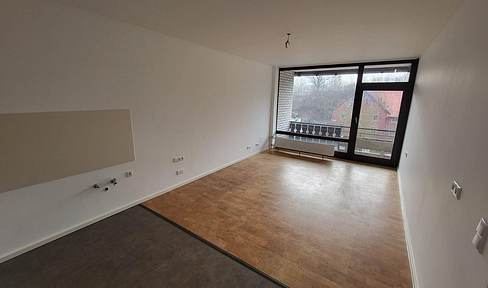 Newly renovated 2-room apartment, including a parking space, in Horn-Bad Meinberg – Available immediately!