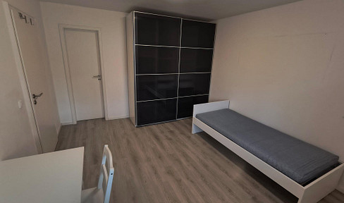 Room for rent in a shared apartment (2-person WG) in Munich-Forstenried. The room is 17 square meters and includes a dressing area. Available immediately.
