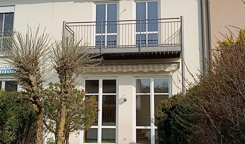 Provisionsfrei von privat, sofort frei! Gepflegtes, helles RMH in guter Lage in Hohenkammer