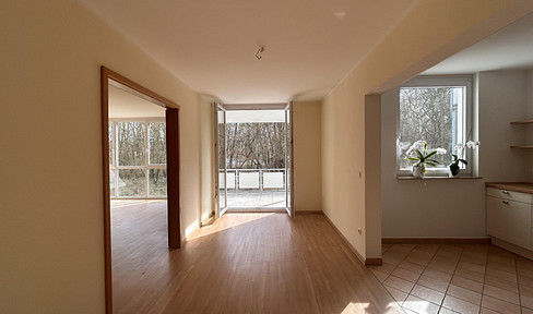 High-quality 3.5-room apartment for sale in Berlin-Köpenick, located in a green area.