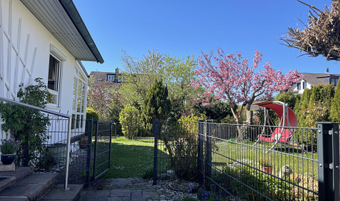 Well-maintained and modernized single-family home with a conservatory and a Swedish wood-burning stove.