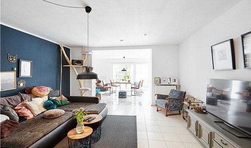 Zentrale Erdgeschosswohnung mit neuem Bad & Sonnenterrasse/ für Paare und Singles!
