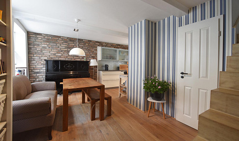 Historic gem in the Oluf Samson alley – a unique old town house with a garden.