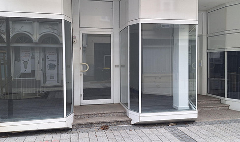 Retail space for rent in Bad Neuenahr, located on Poststraße, in the pedestrian zone.