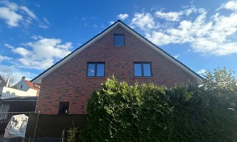 Modern, newly built semi-detached house for sale in Osterholz.
