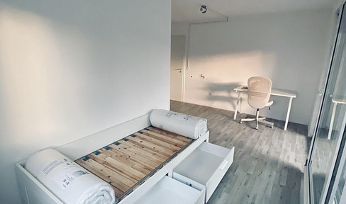 Female students sharing a flat are looking for a roommate to take over a furnished room.