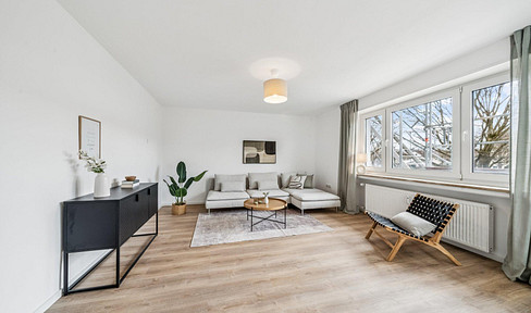 Spacious apartment in Königsbrunn: 97 m², newly renovated – Available immediately or offering a 5% return on investment.