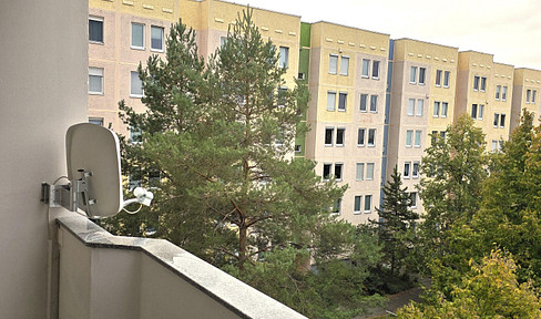 Two-room apartment with balcony for sale in Meißen, commission-free.