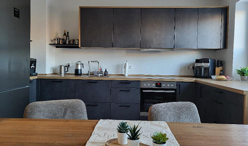 3-room ground floor apartment - completely renovated.