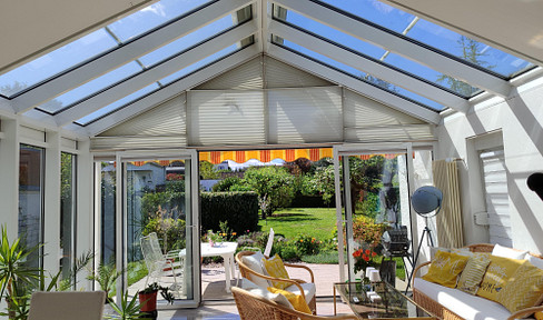 House for families and gardening enthusiasts.