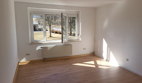 Sehr Schöne 3-Zimmerwohnung in Kemnitz/Weischlitz im 1. OG ca. 57 qm