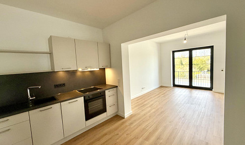 Erstbezug nach Kernsanierung: Stilvolle 2,5-Zimmer-Whg mit Balkon, EBK und Fußbodenheizung