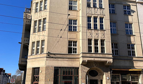Stylish 2-room apartment in a historic building, located in Leipzig-Gohlis.