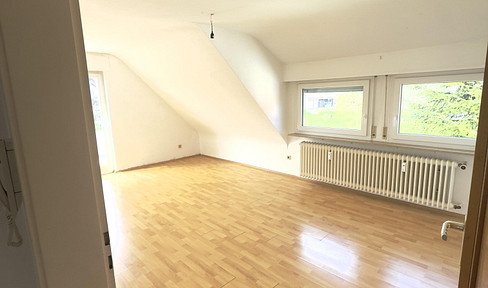 Bright 4-room apartment with balcony and garage in Korb – ideal for couples.