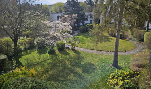 For sale: A 3-room apartment with no service charges.