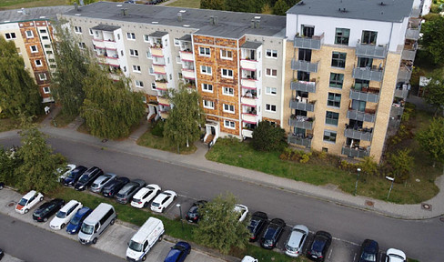 Balcony upgrade in Toitenwinkel: 3-room apartments perfect for couples and small families.