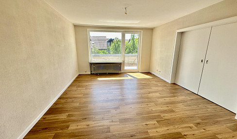 Bright, 3.5-room apartment with a balcony, located in the quiet area of Kesselstadt.