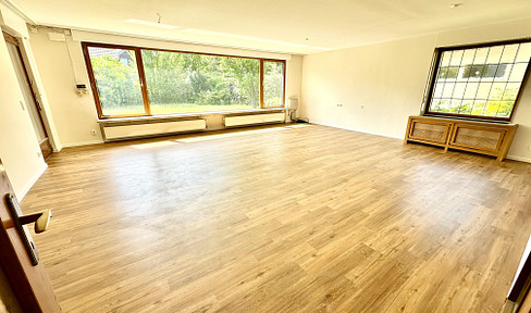 Very bright 3-room ground-floor apartment with a garden, located in a quiet area of Kesselstadt.