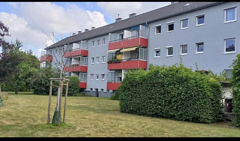Möblierte 3-Zimmer-Wohnung mit Balkon & Parkplatz