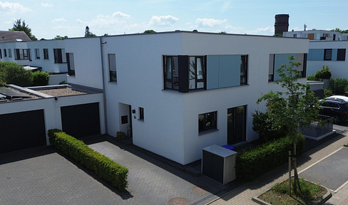 Familienglück in ruhiger Spielstraße – modernes Zuhause mit Garten & Garage (Bj. 2018)