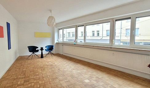 No fees: Renovated, spacious loft apartment in St. Johannis.