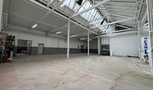 Commercial hall sections: 402 m² / 462 m² > Available individually or combined.
