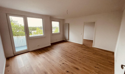 Spacious 3-room apartment with views, located near the Mittelland Canal – renovated, ready to move in, and offering panoramic views.