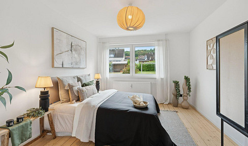Available immediately! 3-room apartment with balcony.