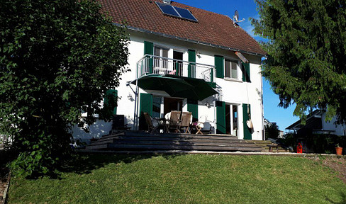 Representative forest lodge in Pfullendorf – 160 m² of living space in a quiet, prime location near Lake Constance.