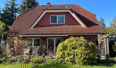 Einfamilienhaus  mit Garage
