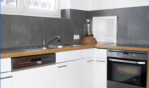 Large single-family house / Multi-generational home / Family home.