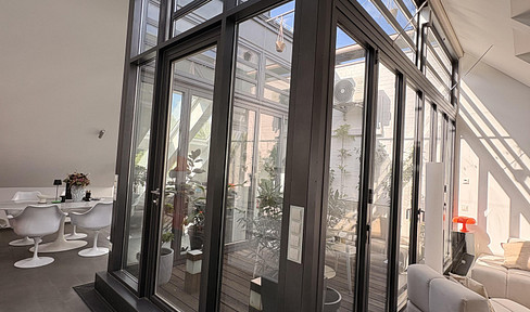 Architekten Loft Wohnung im Nordend Maisonette mit Terrasse / Atrium