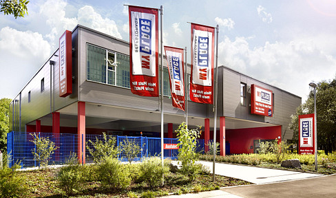 49 square meters of storage space in a prime location with excellent transport links. No commission fees.
