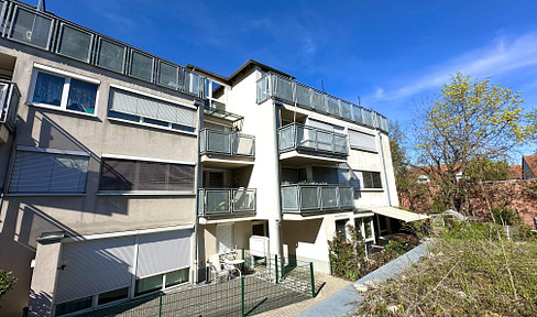 Schöne 2-Zi.-Whg. m. Südbalkon u. EBK - top vermietet - in ruhiger und zentraler Lage