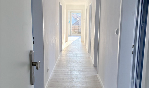 Modernisierte 3,5-Zimmer DG-Wohnung in schöner Wohnlage von Esslingen-Deizisau