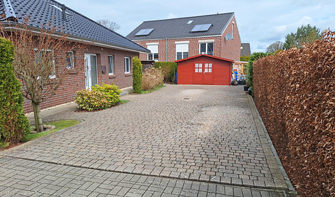 Bungalow in a quiet, dead-end street.