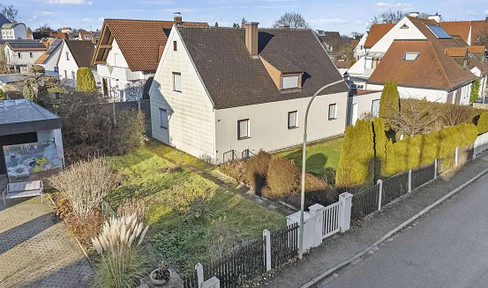 Geräumiges älteres Haus mit großem Garten